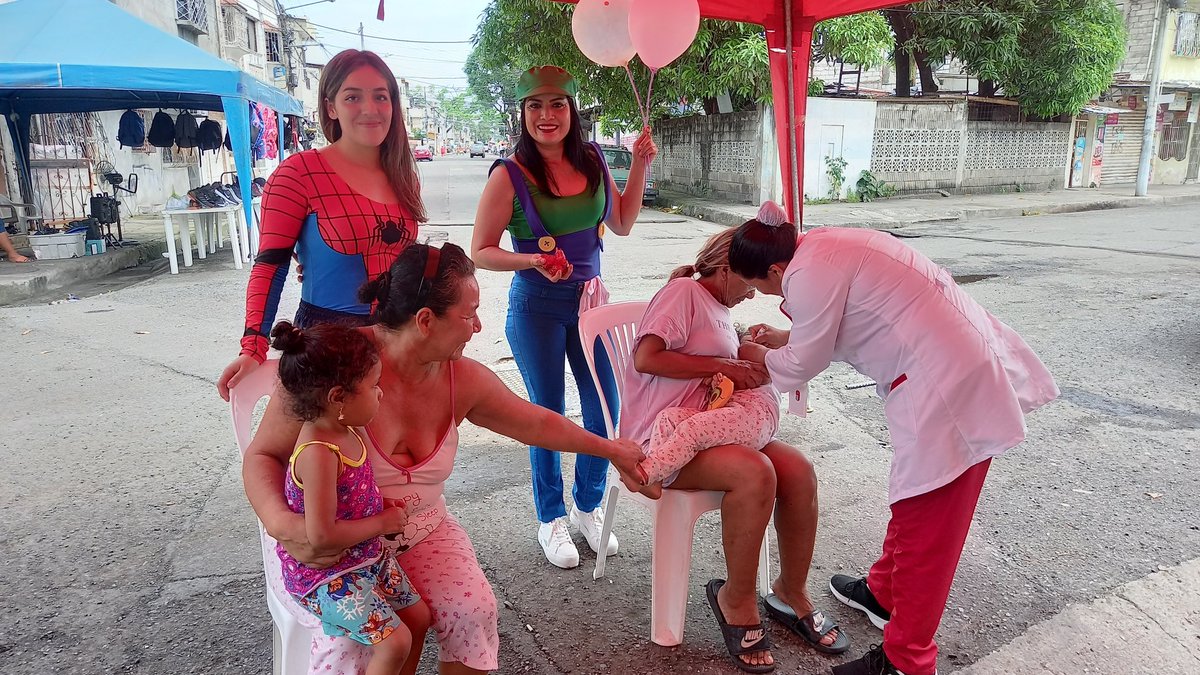 Suzy1974's tweet photo. Campaña de Vacunacion Por un Ecuador libre de Sarampion Rubeola y Poliomielitis y Socializaciones de La Campaña Por un Ecuador libre de Sarampion Rubeola y Poliomielitis. Cs. # 6 https://t.co/C9e7i4sYBs
