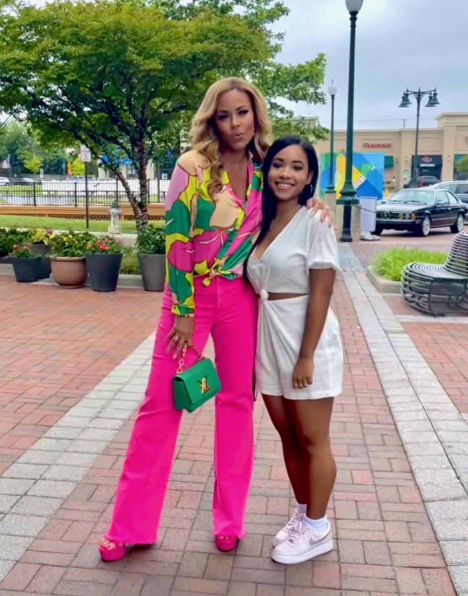 Gizelle and her oldest daughter Grace filming for #RHOP today! 😍