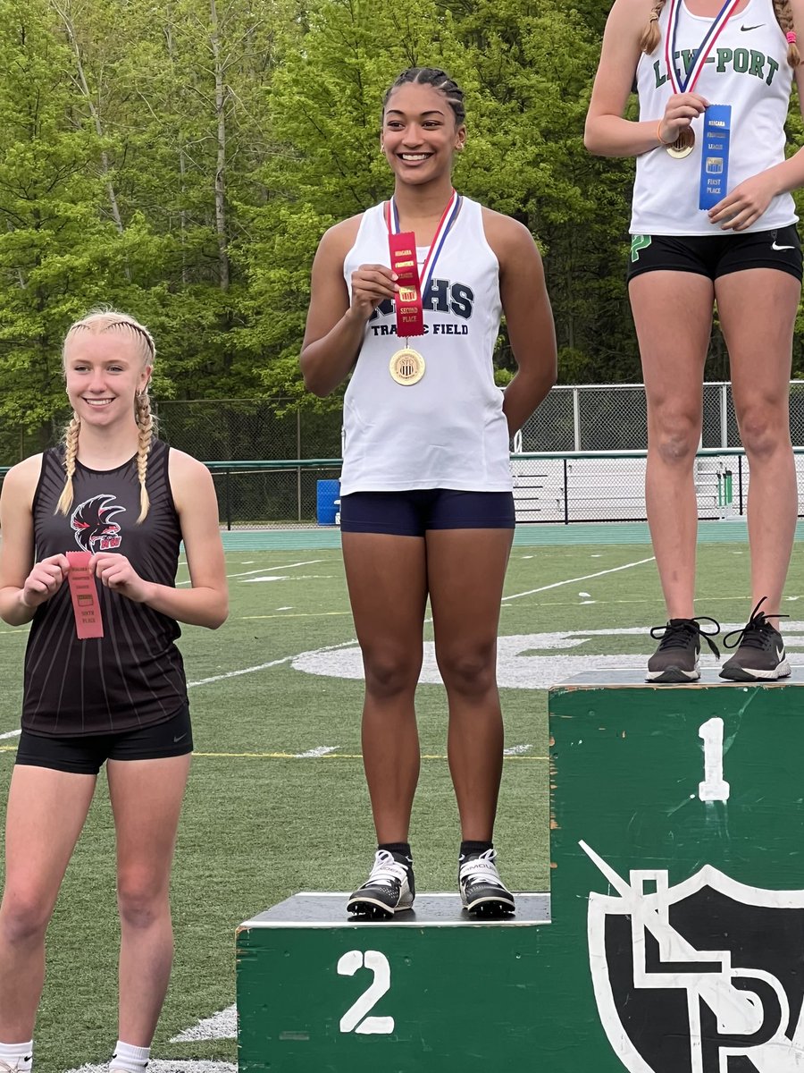 TrackNFHS's tweet image. Captain Jayla Scott made it to the podium for all 3 of her individual events! She is the NFL Champion in Triple Jump (34’4), 2nd Place in the 200, and 3rd Place in the 100! 
Niya Hamilton also took home 3rd in the Triple Jump (33’10.5)!!!
