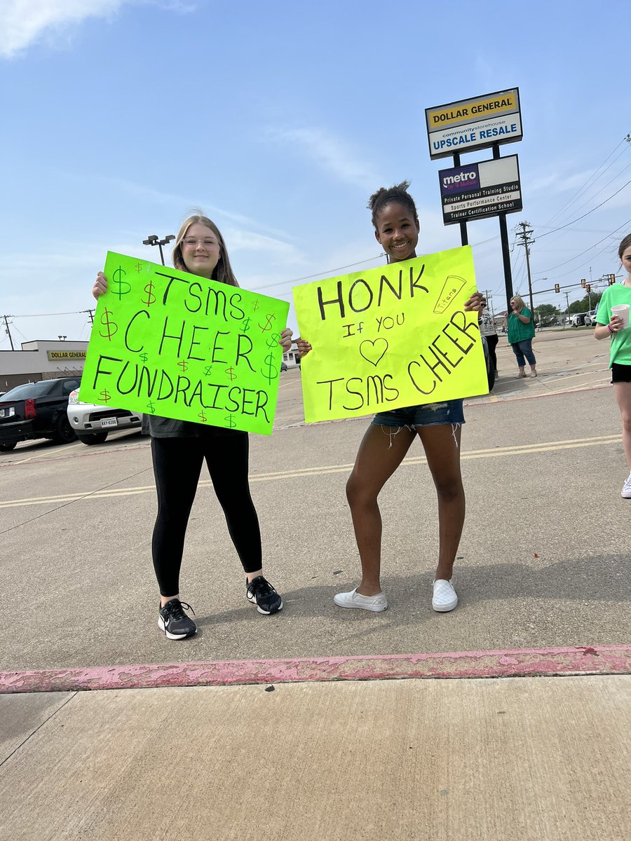 We are out here for a few more hours! Come get a snow one! Cheer tags

#WereHereForTheCheers
#TitanTogetherness
#TSMSpride
#celebrateKISD
#middleschoolcheer
@TSMSkeller
@KISDathletics
<a href="/KellerISD/">Keller Schools</a>