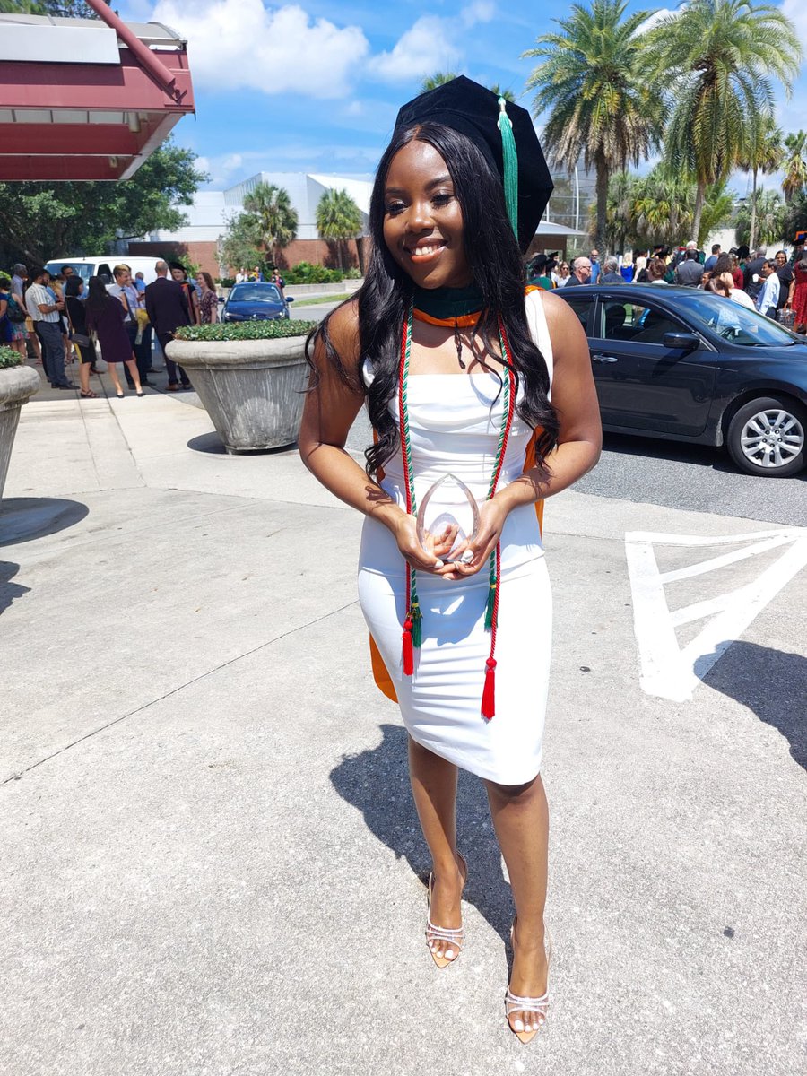 Esther Duqueney tweet media