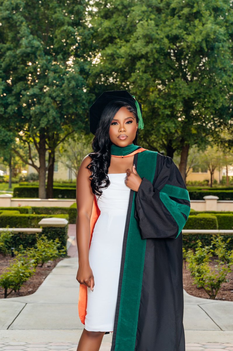 Esther Duqueney tweet media