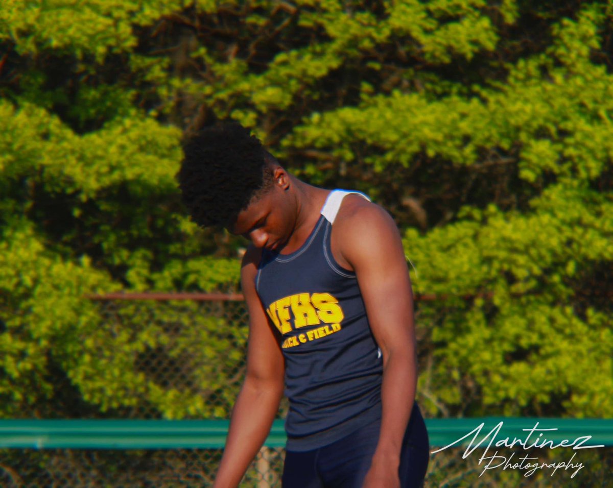 TrackNFHS's tweet image. Senior Captain Tyris Parmer is the league CHAMPION in both the 100 AND 200 meter dashes!!! Fastest kid in the NFL!!! @NiagFallsCSD @NFLSAAC