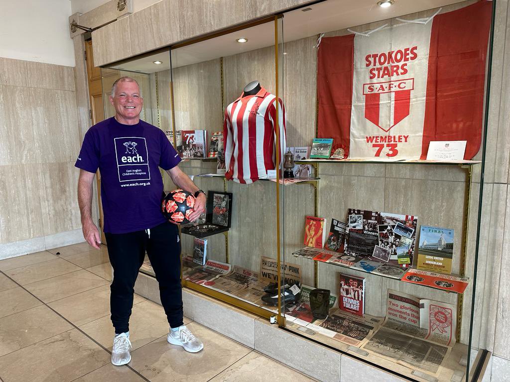 cranch_andy's tweet photo. Whoops forgot to post out Sunderland stop on our @EACH_hospices 92 ground 1000 keepie uppie challenge #each92 @SunderlandAFC @SunderlandEcho https://t.co/rejZWLpifu