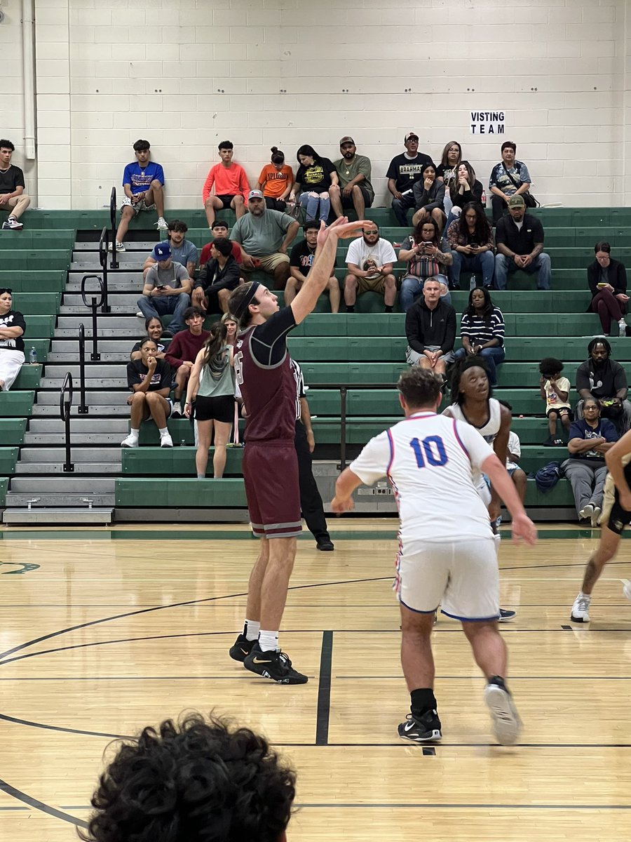 FBHornetHoops's tweet photo. Great performances by our guys @realPeteH &amp; @DrasutisLukas in the @cbcatx1 boys All-Star game❕ Way to represent❕ So proud of their accomplishments on &amp; off the court❕🏀 ⭐️ 

#TOGETHER #CPH #SWARM https://t.co/PsFZTorYet
