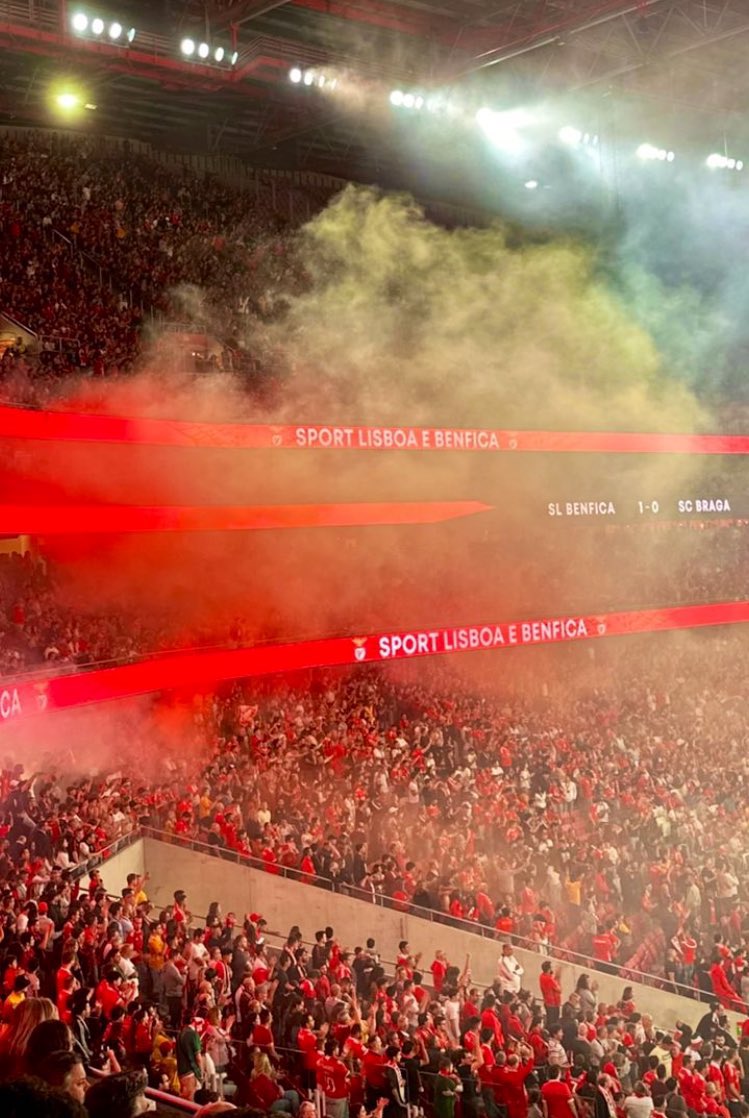 plusbenfica's tweet photo. Digo-vos uma coisa, a ganharmos este campeonato ficará para a história. Lutar contra isto que se passa jornada a jornada nos jogos do Porto é impossível. https://t.co/7TJ7N1mBzn