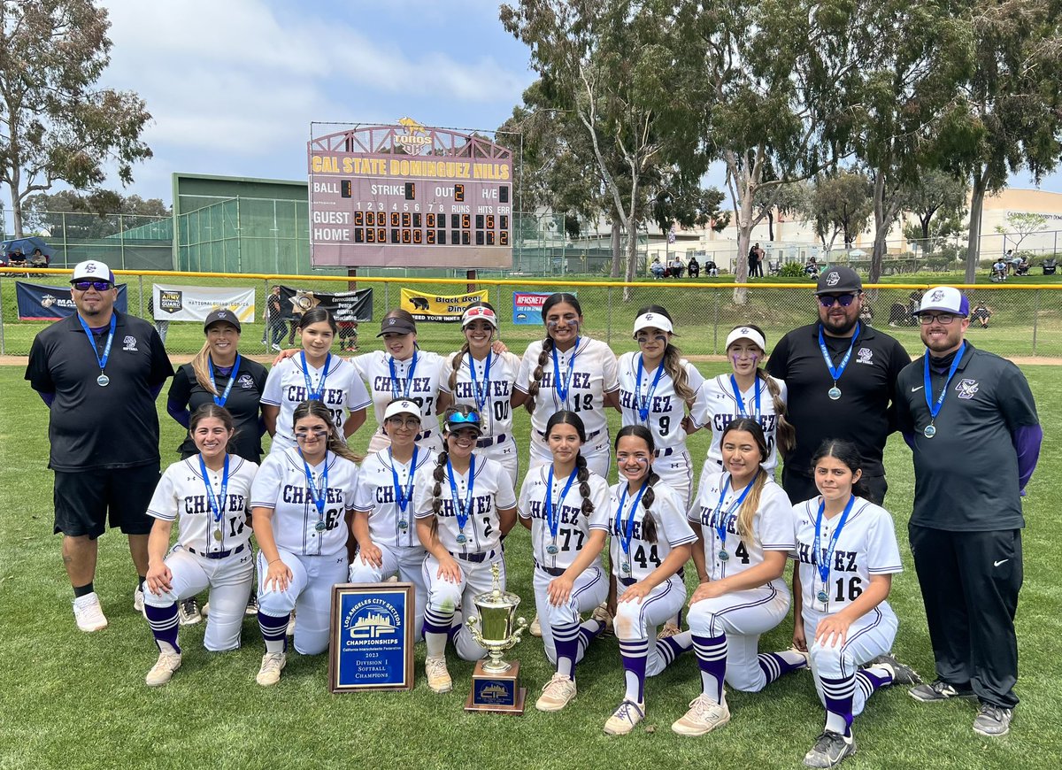 Softball Division I Final: 🥎

Chavez 7 🏆

San Fernando 6

Congratulations to the Lady Eagles on their 5th championship and third #CIFLACS title in four years! 👏👏