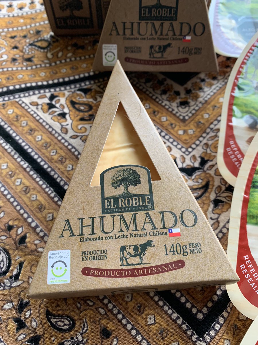 Amig@s. Estoy sin trabajo y voy a llevar la próxima semana estos ricos quesos nacionales a Santiago por si me ayudan con la compra o a difundir. Valor $3.000🙏RT!!