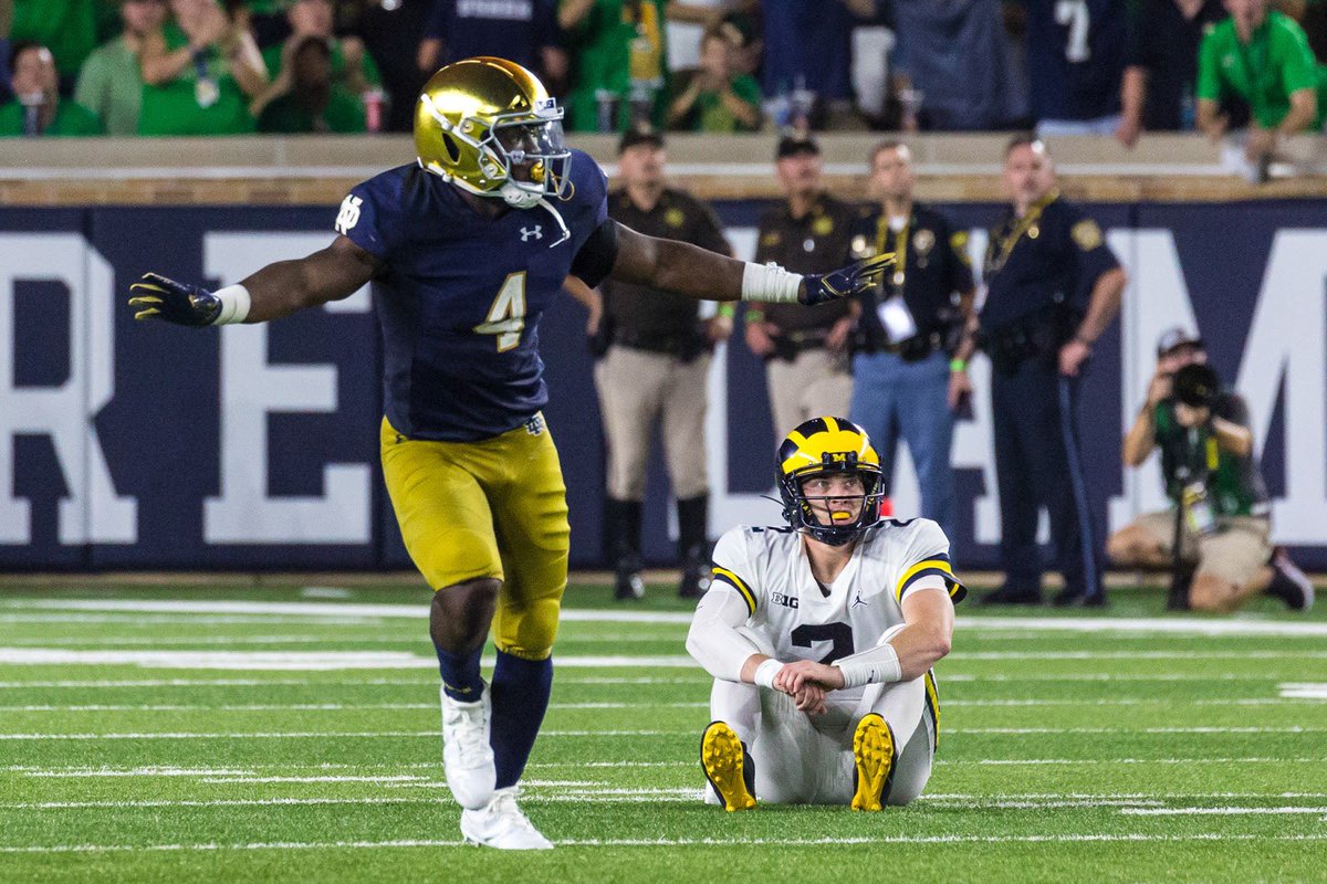 CFBReport's tweet photo. I’ve been seeing a lot of Notre Dame vs Michigan discourse on the timeline so I’ve decided to compare both programs in the last 10 seasons

1. Overall Record
• Notre Dame 94-34✅☘️
• Michigan 86-38

2. Head to Head meetings
• Notre Dame 2-2✅☘️
• Michigan 2-2✅〽️ 
(Tie)

3. Record vs Ranked Teams
• Notre Dame 20-25✅☘️ 
• Michigan 16-25 

4. Bowl Record
• Notre Dame 5-4✅☘️
• Michigan 1-7

5. Road Record
• Notre Dame 26-17
• Michigan 28-18✅〽️

6. Double Digit Win Seasons
• Notre Dame 6✅☘️
• Michigan 5

7. Losing Seasons 
• Notre Dame 1✅☘️
• Michigan 2

8. Playoff Appearances 
• Notre Dame 2✅☘️
• Michigan 2✅〽️

9. AP Top Ten Finishes 
• Notre Dame 3✅☘️
• Michigan 3✅〽️

10. Home Record 
• Notre Dame 52-11 
• Michigan 54-13✅〽️
 
11. Record as Favorite
• Notre Dame 81-15✅☘️
• Michigan 81–18

Notre Dame leads in 6/11 categories