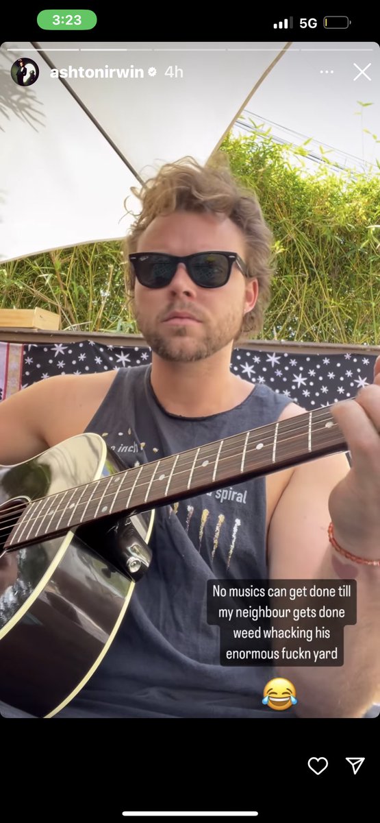 ween1ss's tweet photo. Lol imagine if he was talking about calum (i know he isn’t) https://t.co/r95YxLZQzK