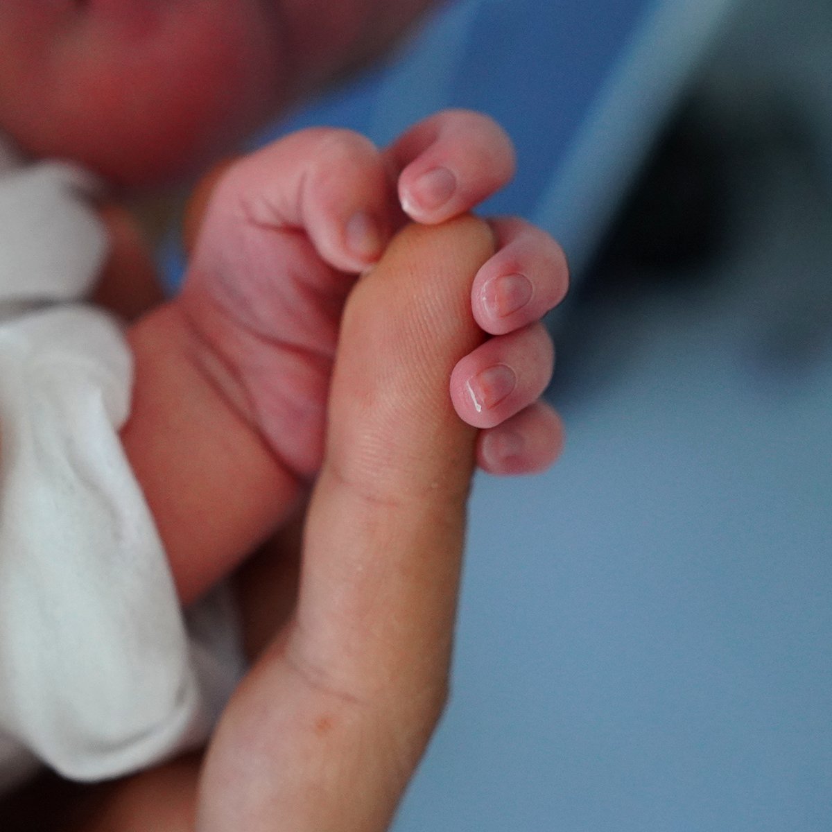¿Recordáis cuando dije que iba a ser papá y en pocos días lo fui?

Pues ahí va: soy papá de nuevo y... ya está aquí.
Os presento a Lucía.

Muy feliz de que seamos una familia con niño y niña👨‍👩‍👧‍👦

Y yo ya cierro la fábrica asi que podéis ir procreando otros!

Dicho queda 👶🏻🍼