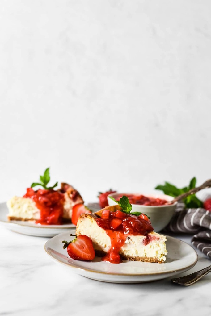 This easy baked strawberry cheesecake recipe is a simple, rich, and delicious dessert made with fresh strawberries that will impress your friends and family.

ift.tt/7QniCIZ ift.tt/w3AWNip