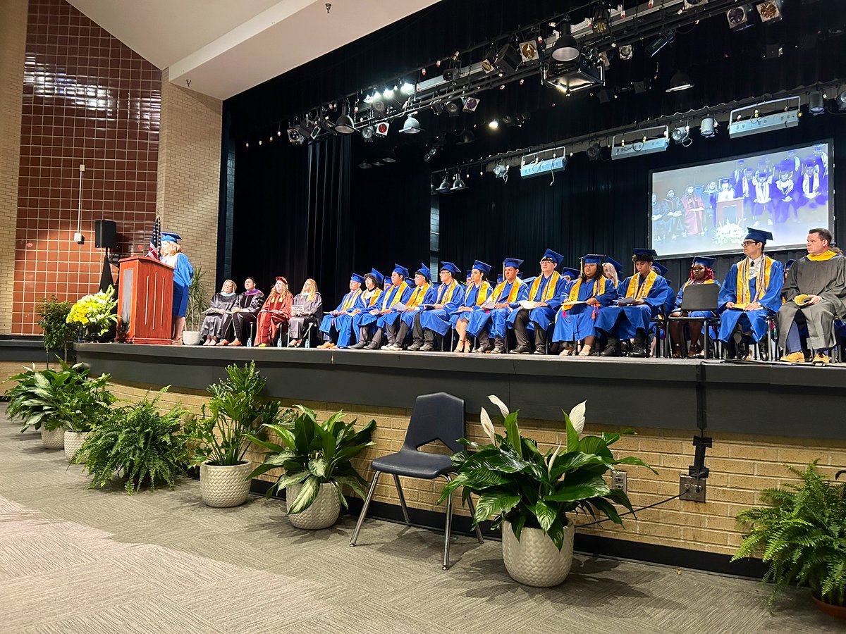 Dallas ISD Subs tweet media