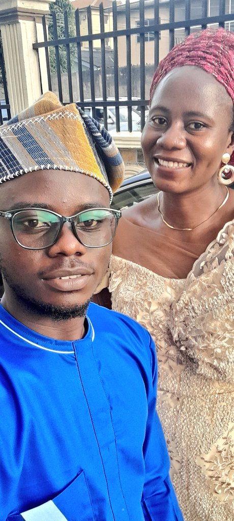 _Obabs's tweet image. Today I experienced the hustle to get party jollof, to the extent I asked myself "must I eat sef?". Because I cannot hustle for a living from Monday to Friday and still comman hustle for party jollof on Saturday. Make nobody invite me for party again abeg.