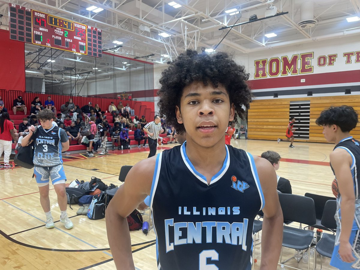 Outstanding all-around play from Lithuanica supplies a comfortable 49-43 win. Matthew Peczulis led the way with 15 points in the win. Davee flowers scored 23 for ICE. 

#PHMidwestMelee