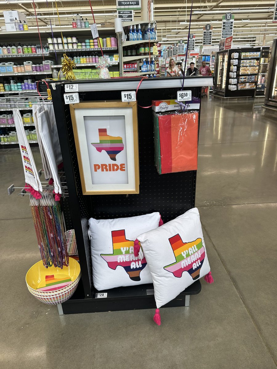 IT. IS. NOT. JUNE. YET. 

#pride #pridemonth #girdyourloins #alphabetpeople #pronounpeople #onslaught #makeitstop #HEB #wokegroceries @HEB