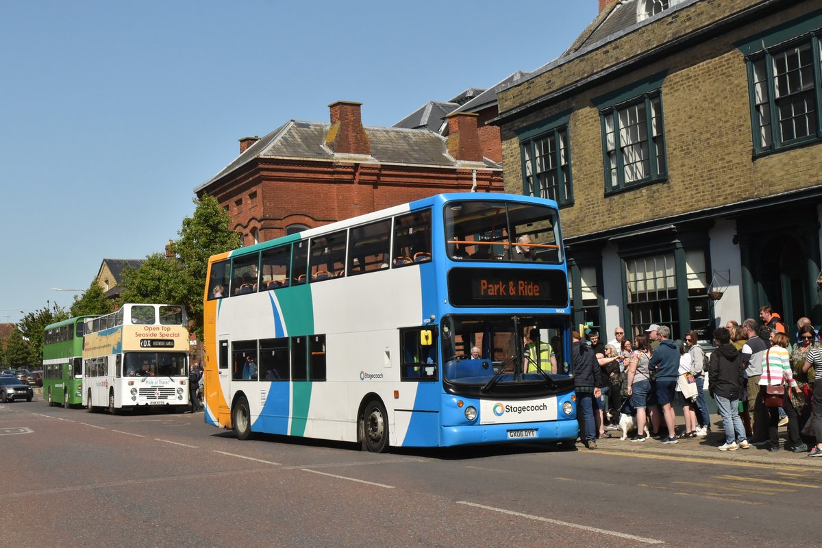 As part of Faversham Festival of Transport, a mini running day was held today, and I'm glad I finally went!
Brilliant weather + vehicles, not mentioning peace &amp; calm, as civilians vastly outnumbered enthusiasts 😆 Sometimes it's nice to hear yourself think. Still very busy though