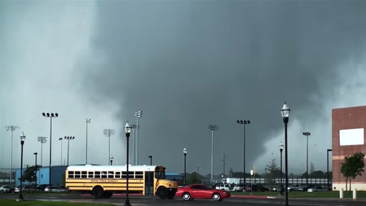 VASCARSTEAM's tweet image. Our thoughts are with those who were effected by the #Moore tornado on 5/20/2013. Those who were effected, those who watched, and those who remember this event will never forget. Rest in peace to the 24 who lost their lives from this storm

#moorestrong

*These are not my photos*