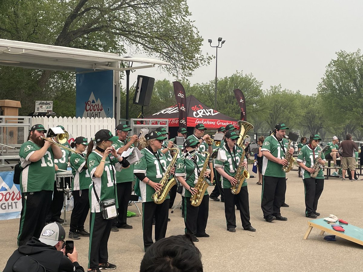 RogerMcComas's tweet photo. A new year, new hope! Go Green!  @sskroughriders @CFL #msh https://t.co/uvNrJlSjci