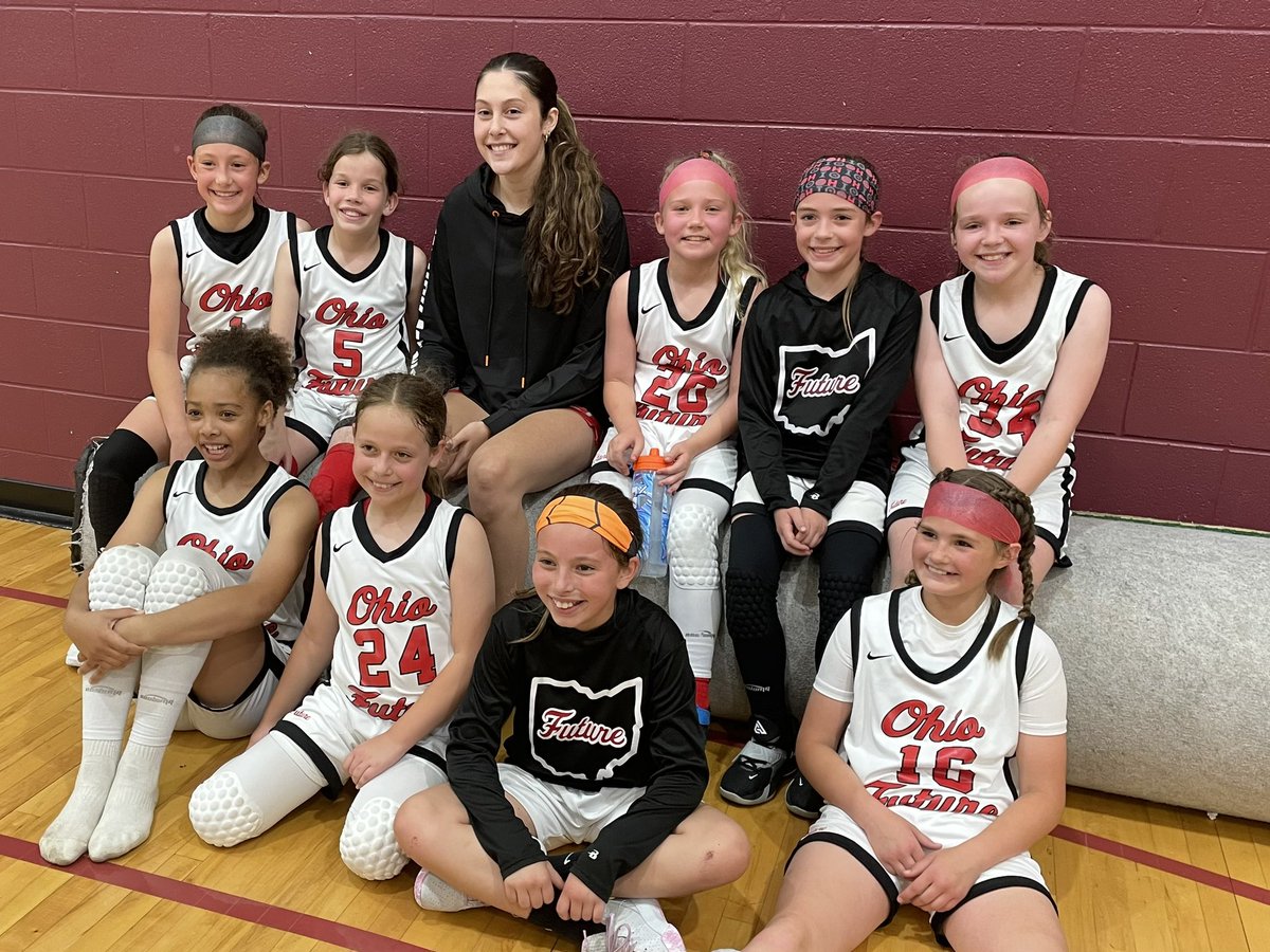 hrjberg's tweet photo. Ohio Future Miller 2031 started the weekend 2-0 but the girls meeting Emma Shumate, and then getting a FaceTime with Rebeka Mikulasikova was definitely a moment they wonβt forget!πβ€οΈ #ohiofuture #starstruck @OhioFuture @OhioStateWBB @CoachJasonTrout @M34Keeley @MagBry34 https://t.co/famWcDE4Hw