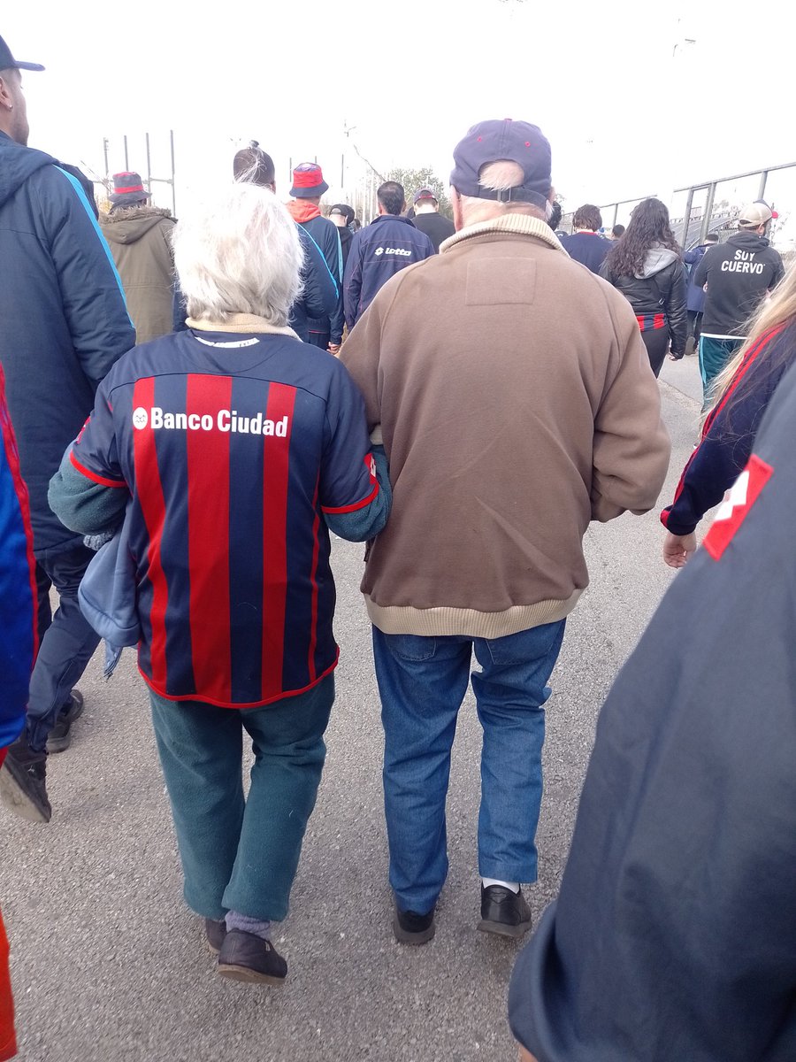 -Soñe con vos
-¿Que soñaste?
-Nah, no me acuerdo.