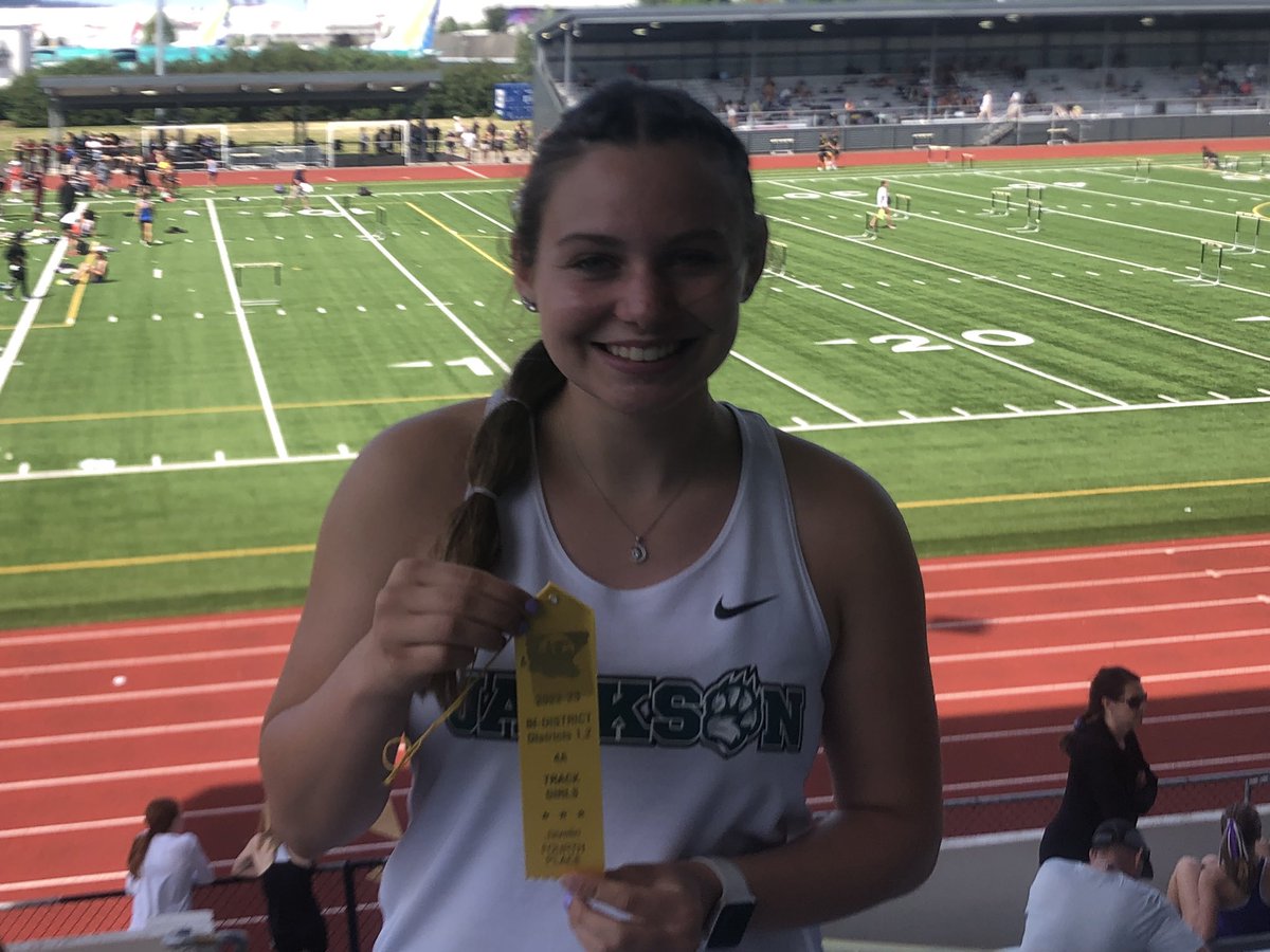TWolvesJHS's tweet image. Jackson Girls Javelin Thrower Bailey Board threw a mark of 102.8” to finish 4th at the Wes-King Bi-District Meet at Renton.  Bailey advances to next weeks State meet at Mt. Tahoma HS.  Also advancing to state is pole vaulter Sydney Mohlman with a vault of 11.0”.  🏃🏽‍♀️💚🖤🏃🏽‍♀️