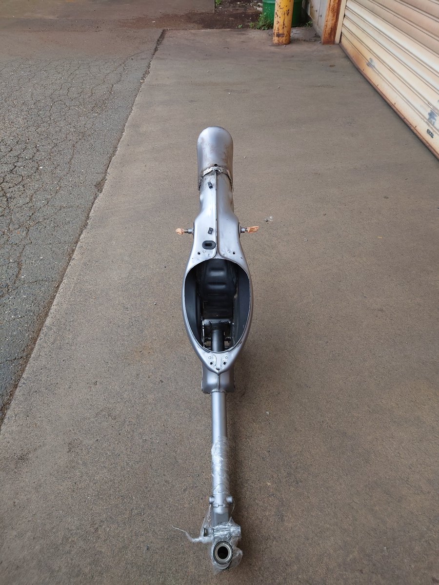 310Factory's tweet photo. 2号機は、ダックテールにしよう♪
フレーム薄くて、溶接が難しかった…
後は、パテで形を整えよう♪
#カブ主 
#ダックテール
#4miniRC 
#静岡県カブ
#カブってる https://t.co/6gGNw23eYP