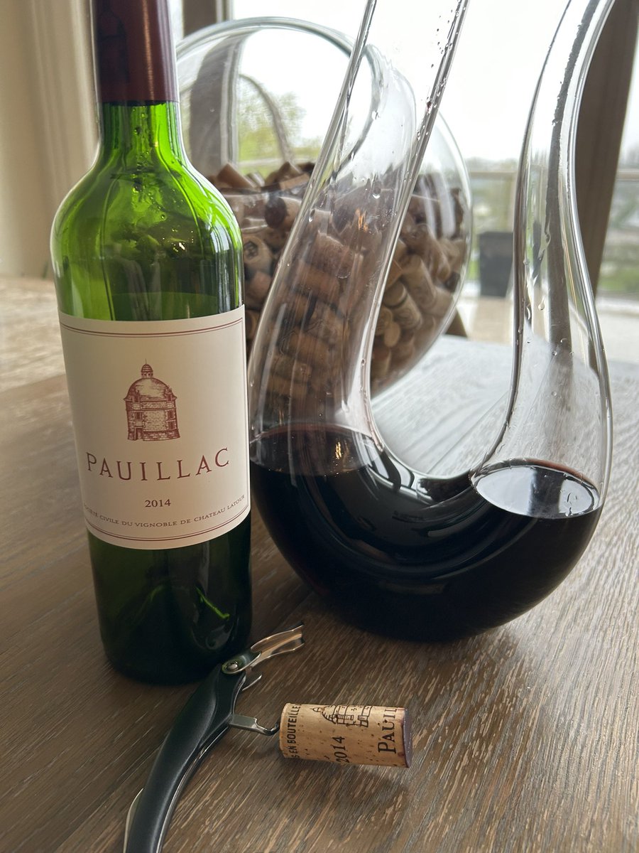 Tonight’s drop l, decanting #bordeaux