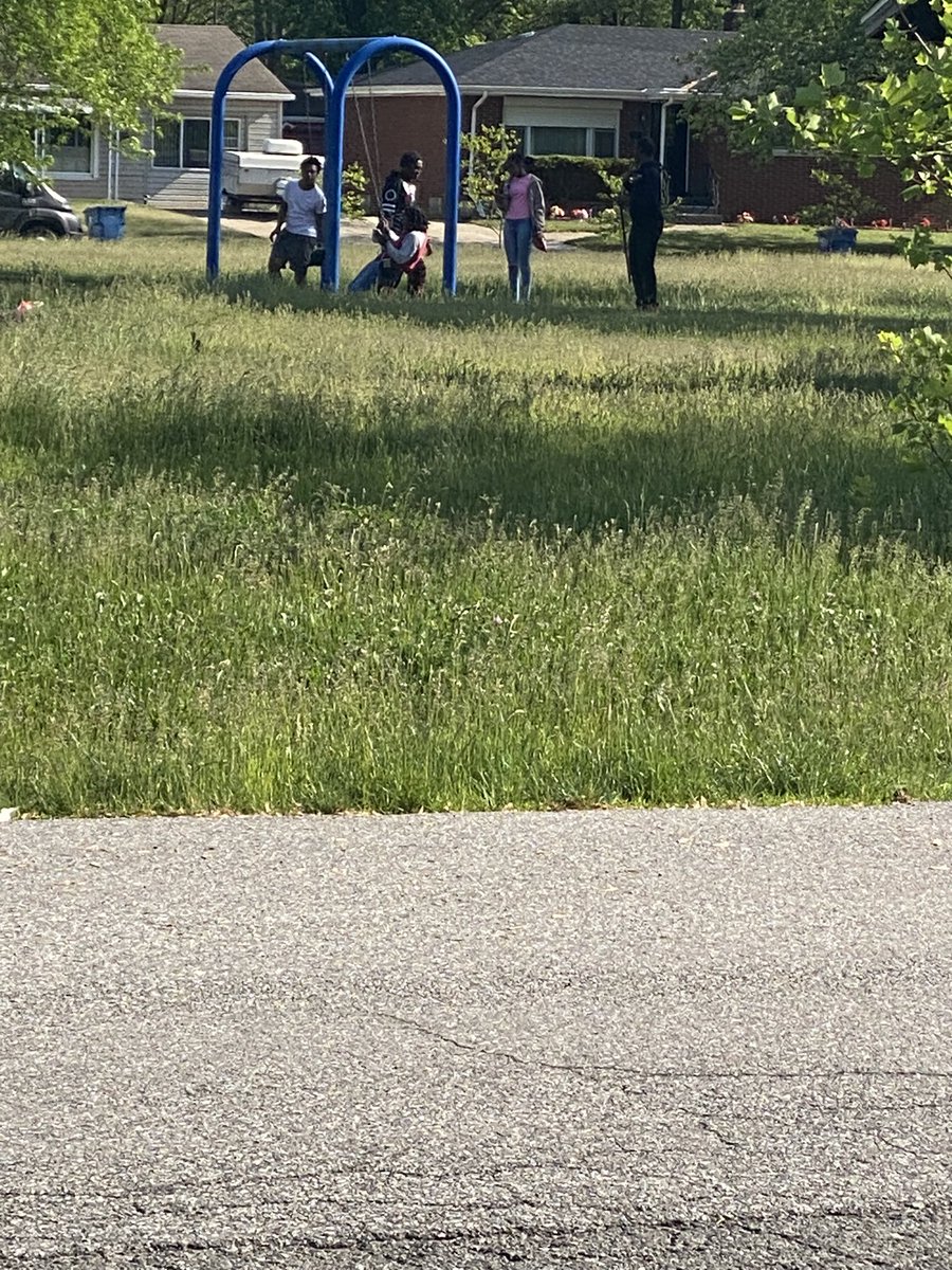 affablespirit's tweet photo. @GaryMayorPrince @BelieveInGary -This is the Glen Ryan Park. Kids are being forced to play in parks that look like this. It hasn’t been cut or manicured in any way. They deserve better. https://t.co/zNzi3WmeUl