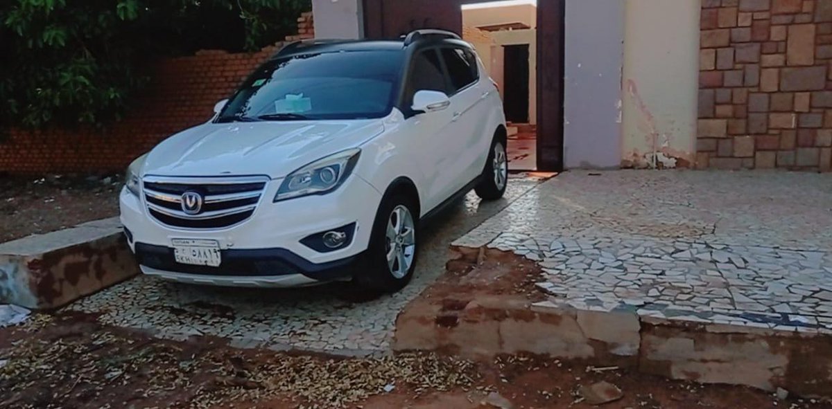 السلام عليكم 
الحمد لله علي كل حال 
عربيتنا اتسرقت من البيت
 في بري شارع النص 
 عربيه شان جان cs35 2018
 رقم اللوحه خ5 58819
البلقاها ياريت يتصل ع الارقام دي 

0999910703 امين 
0999910668 ايمن 
ربنا يصلح حال البلد و يعوضنا و يعوض كل المتضررين 

#ريتويت
وجزاكم الله خير