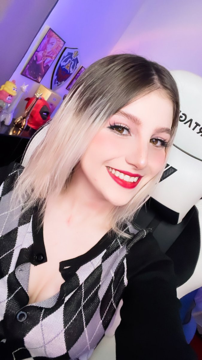 Seguimos en extendible 🥰

Twitch.tv/vane_escamilla