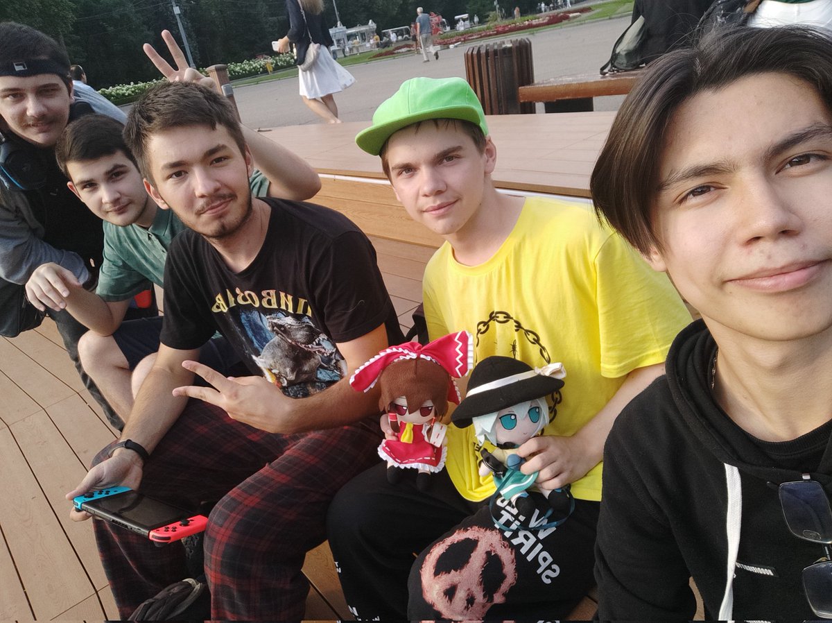 Dakser_'s tweet photo. @DimasKolbas26 @кирпич0 @robloxxa @InkvizitorKotik а помните а помните https://t.co/zVFBkK50qT