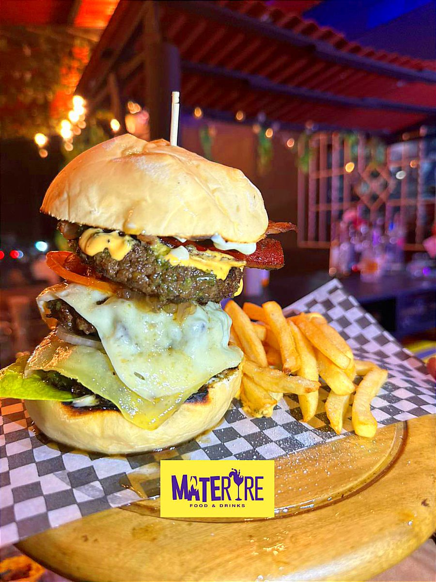 Materire_'s tweet photo. En MateRire encuentras la mejor comida rápida al carbón y los mejores cocteles de la ciudad!!! Te esperamos esta noche en la Cr 32 con 69b esquina!!! 
#DaleMaterire 🔥 #Burger 🍔 #LaMaradona 🍔 #TodoAlCarbon 🔥 https://t.co/kZiWvYIzzs