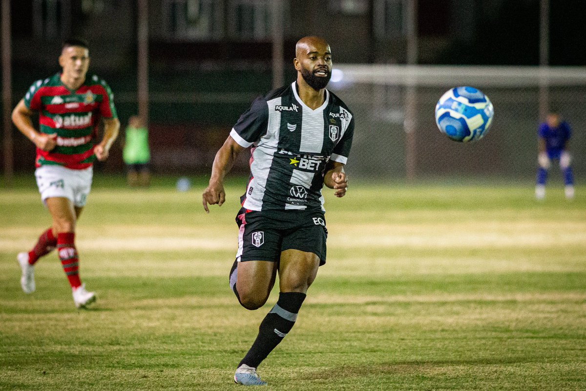 Resende_FC's tweet photo. Primeiro tempo de luta e raça! Vamos em busca da vitória! 👊💥

📷: André Moreira / RFC

#PORxRES #SérieD #GiganteDoVale #UmaNovaEra https://t.co/TOdi2hgTMb