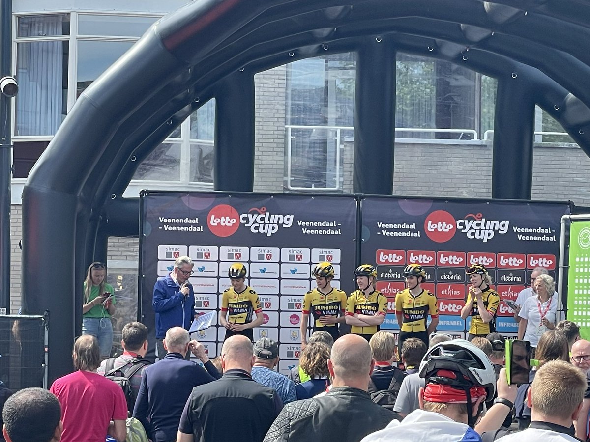 martijnbeek1's tweet photo. Een mooi vol weekend @gemVeenendaal! Met @vdaal_vdaal dames- en herenkoers 🚴🏼♂️ 🚴♀️ , incl vele side-events zoals de #DikkeBandenRace @SportVeenendaal en het#NKRaadsleden. Zaterdag ook nog eens de 1e Veense #PrideSaturday @COCMiddenNL 🌈 #COCVeenendaal #GenoegTeDoenDus https://t.co/i5jmIYpAel