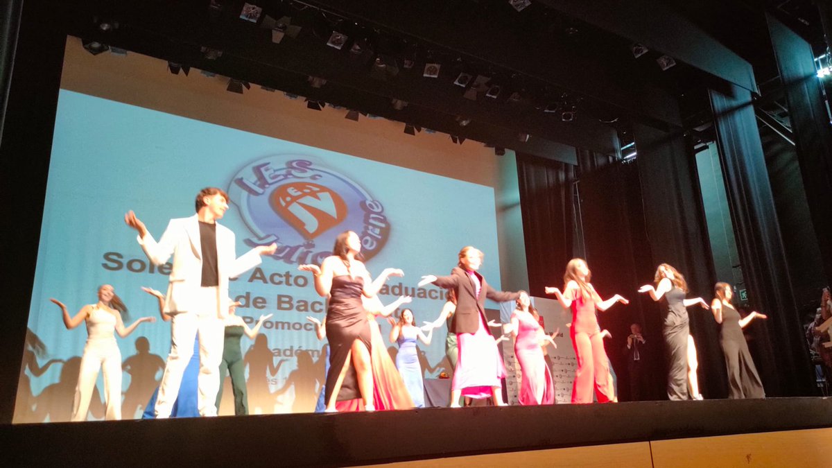 Graduación de la XXXI promoción de 2° de Bachillerato del <a href="/IESJverne/">IES Julio Verne - Leganés</a> 

¡Enhorabuena!