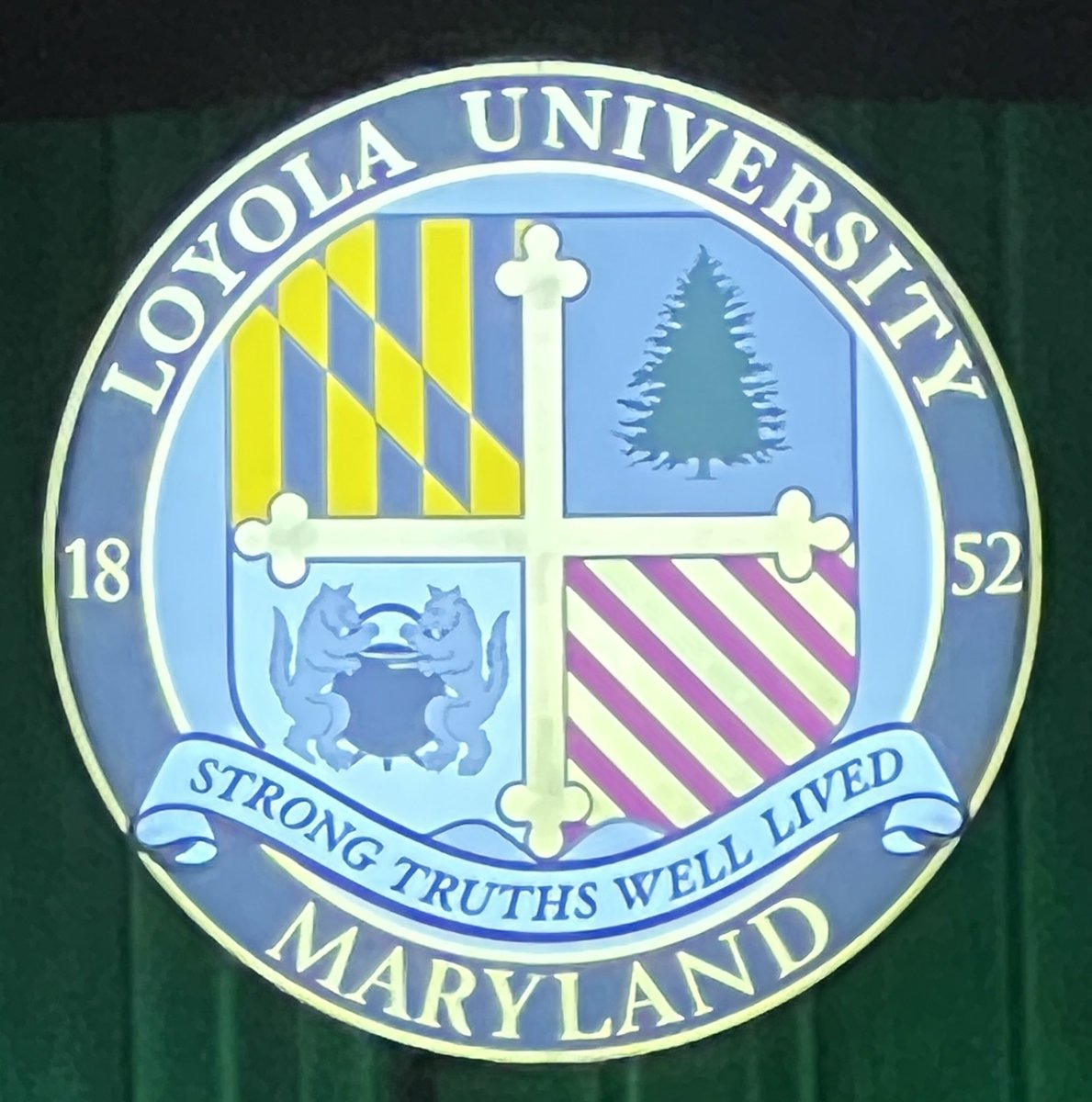 smcfetridge08's tweet photo. One for the books!!! Congratulations #LoyolaMaryland Class of 2023! We did it! #EdTech #GraduatingGreyhounds #LoyolaReady @teachandlearn94 @TidyHidey @DavidMarcovitz @ireneamelia1 https://t.co/FJfG9fynXy