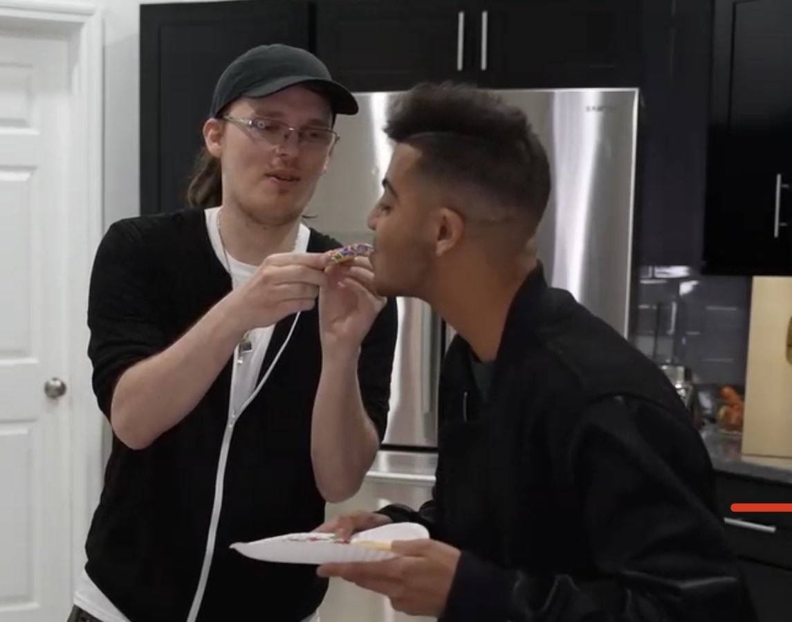 skrppy's tweet photo. y’all i seriously cannot explain how badly i miss this era of skeppy and badboyhalo i’d do anything to experience it again 😭❤️ https://t.co/PovofcrabB