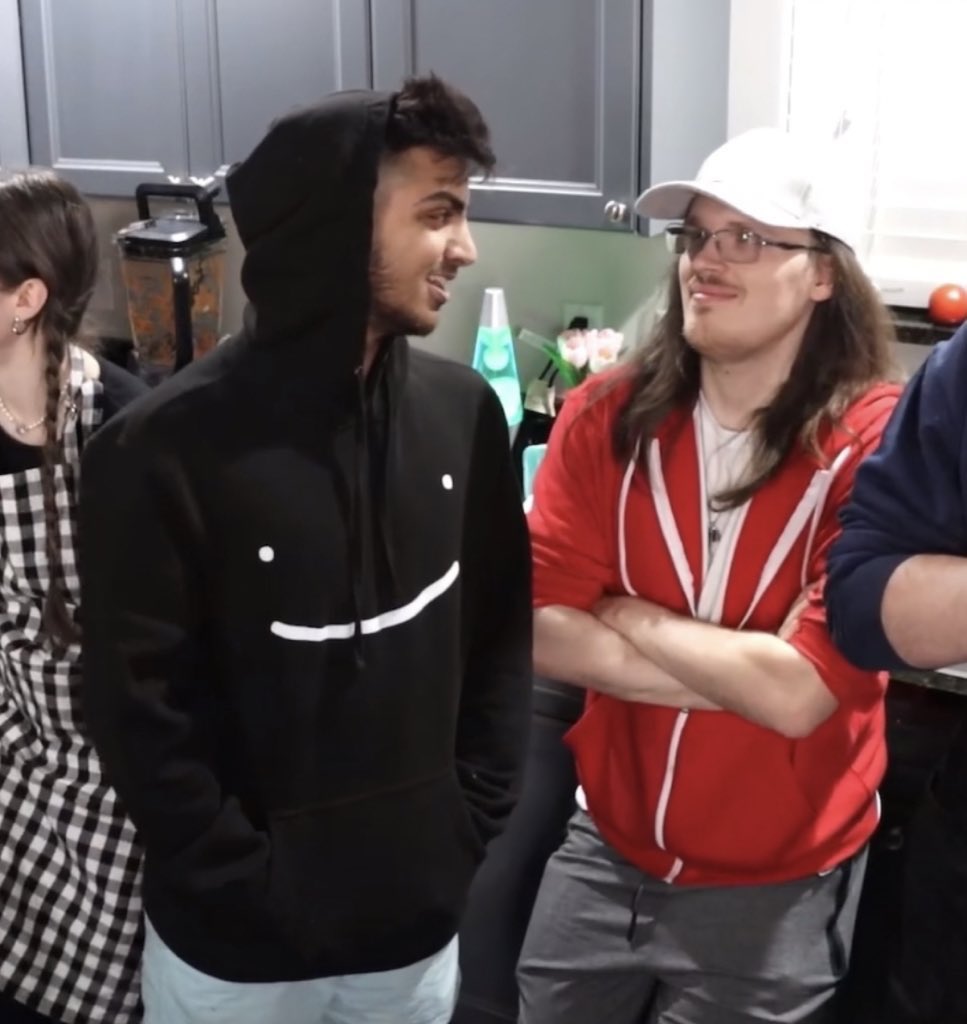 skrppy's tweet photo. y’all i seriously cannot explain how badly i miss this era of skeppy and badboyhalo i’d do anything to experience it again 😭❤️ https://t.co/PovofcrabB
