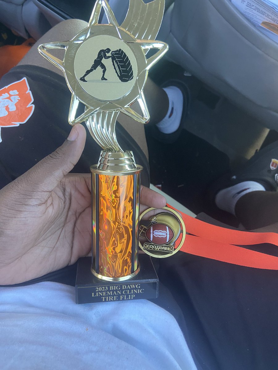 KolinB95's tweet photo. Had Fun and got the tire flip award at the Big Dawg Linemen Clinic https://t.co/GJdVGeuaE2
