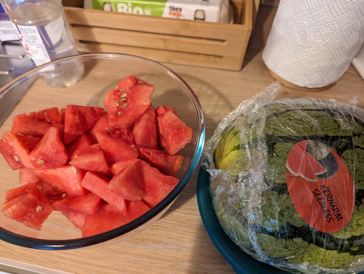 TheOldAimbow's tweet photo. @lidl_ni redefining the meaning of seedless it seems 🤣🤣no idea how this happened but your seedless watermelon seems to be faking it! https://t.co/pbakVt2lQH