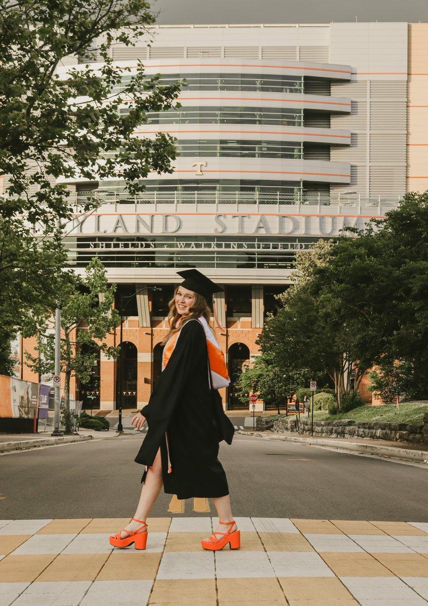 _EMRobertson's tweet photo. MASTERmind!!! 🧡✨🤍
#UTGrad2023 https://t.co/lD3xRcV0hb