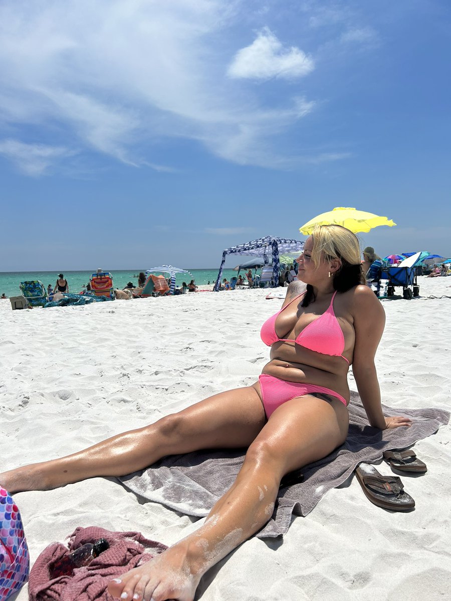 Beach daze 🥵🌞♥️☺️🫶🏼