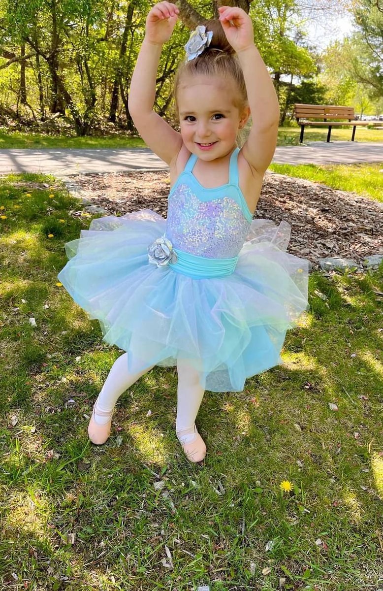 cuzzi_robert's tweet photo. I’m not crying, you’re crying #recital https://t.co/7J3Zfs2auv