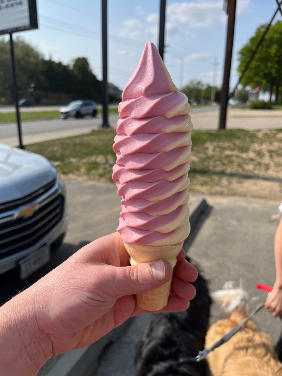 Dairy Chef Vegan Raspberry and Pineapple Twist. Thanks John 😊🍦📸 facebook.com/DairyChef?mibe…