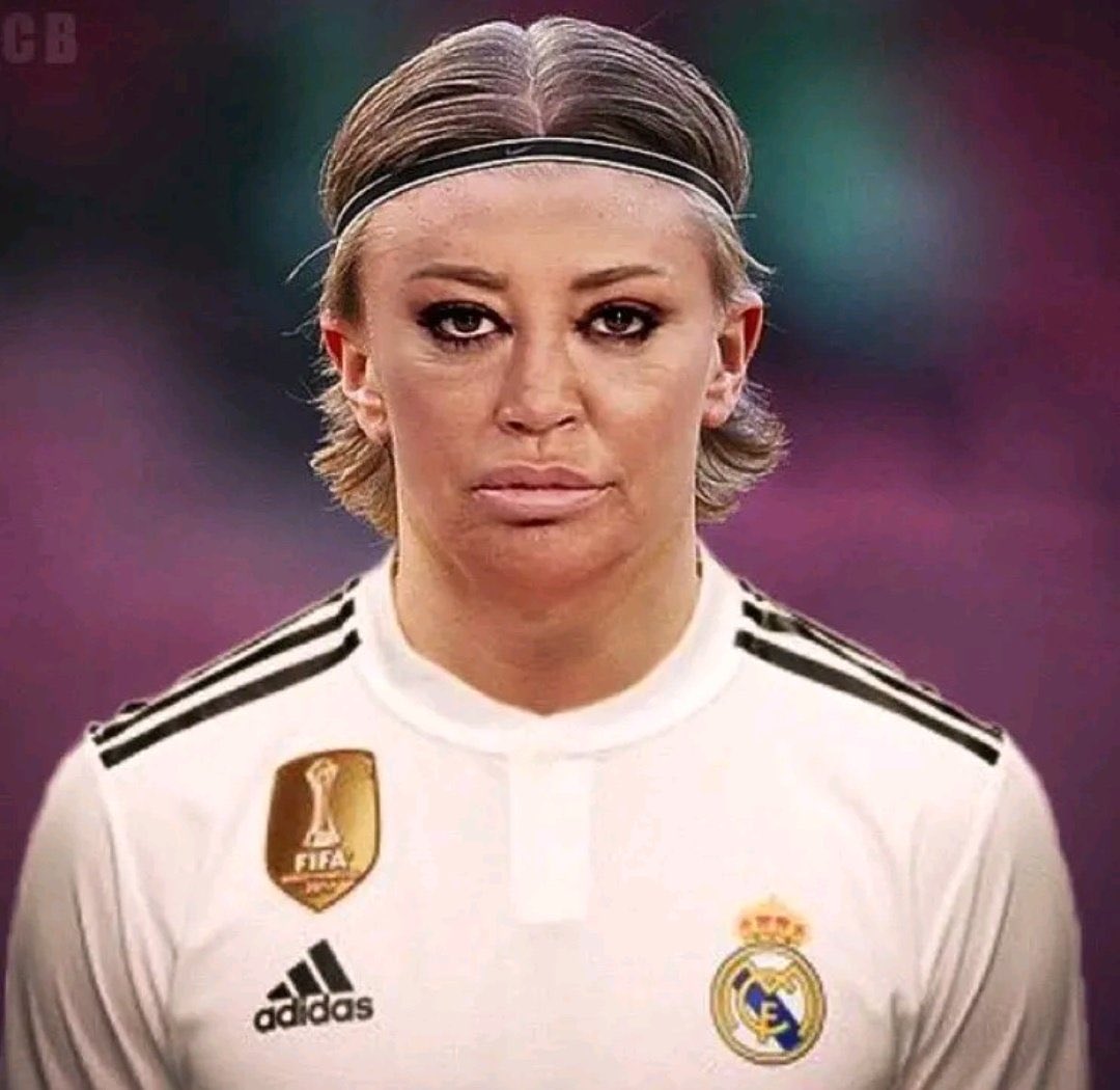 asukka_west's tweet image. yo la sara y el carlos ahora mismo #devoro #potaxie #ghoghogho #helicopter #larguero #latribu