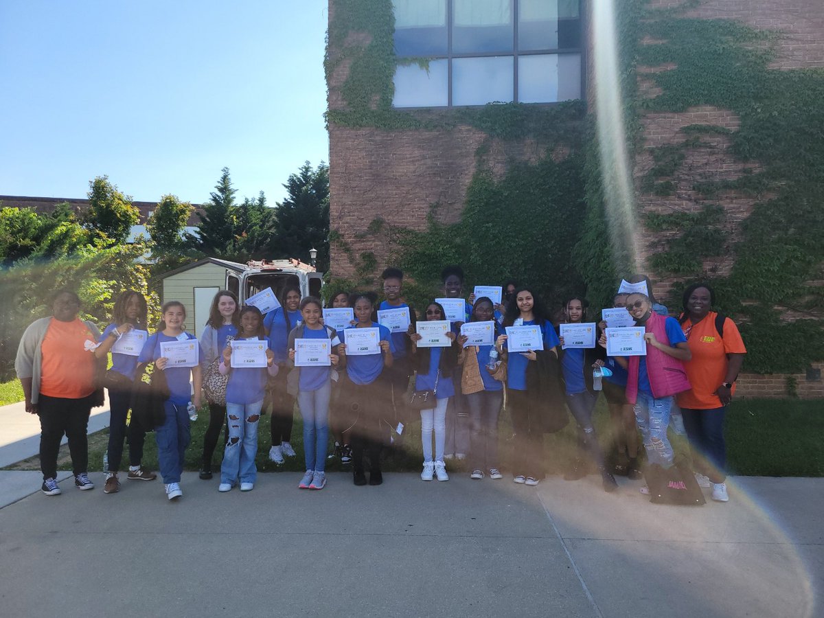 Ms. Buck tweet media