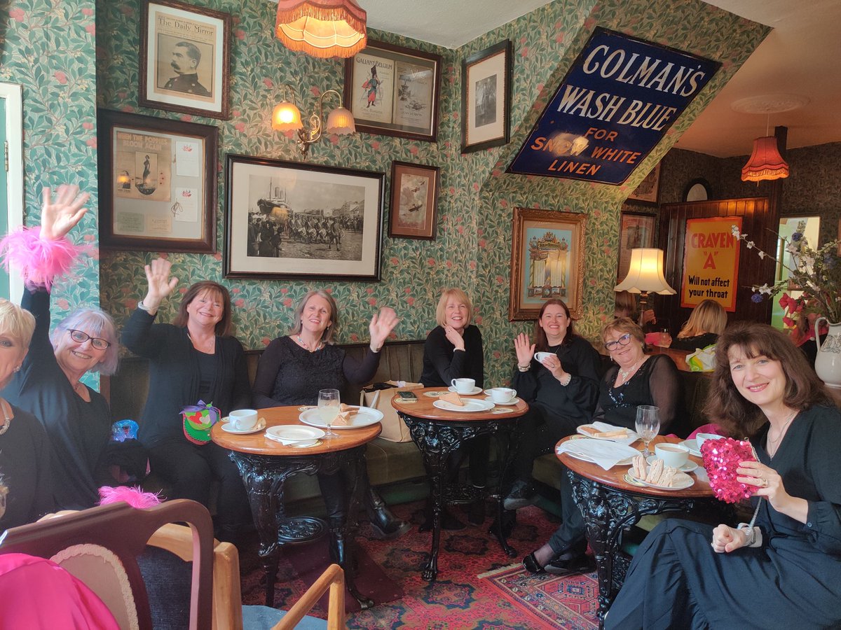 Massive thanks to The Albion Inn #CHESTER for looking after us and putting on a lovely spread yesterday. Very much appreciated by all 💕 #ThankYou #localpub