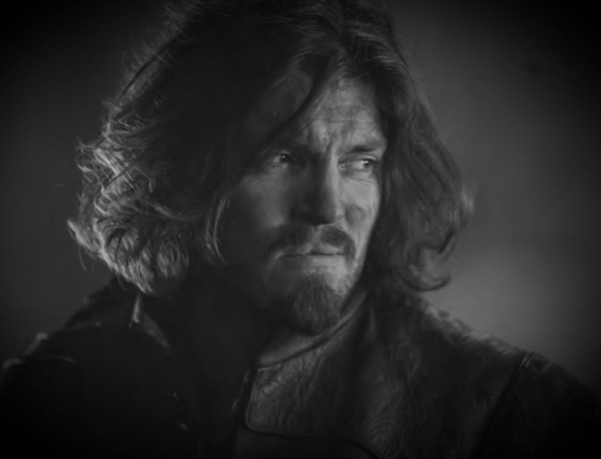 I think, sometimes, changing the picture from colour into black & white gives a more dramatic effect 🥰
#AwesomeAthos #TheMusketeers #MissingTheMusketeers