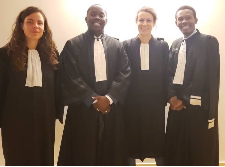 Ce 20 mai, les avocates du barreau de Paris <a href="/Avocats_Paris/">Avocats de Paris</a> ont fait l’affirmatif et nous autres de Port-au-Prince <a href="/BarreauPaP/">Barreau de Port-au-Prince</a> le négatif de l’argumentaire autour du thème: Face au terrorisme faut-il la peine de mort? C’était il y a cinq ans.